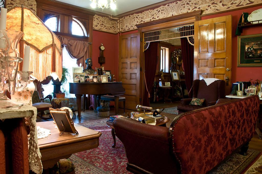Castle Marne Bed & Breakfast Денвер Экстерьер фото